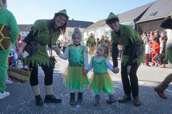 Rosenmontagszug in Bütgenbach