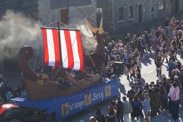 Rosenmontagszug in Bütgenbach