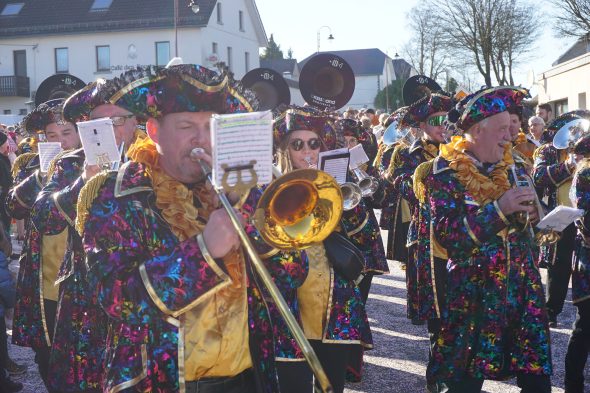 Rosenmontagszug in Bütgenbach