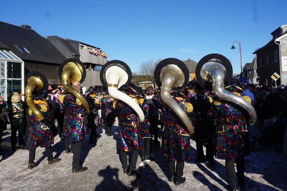 Rosenmontagszug in Bütgenbach