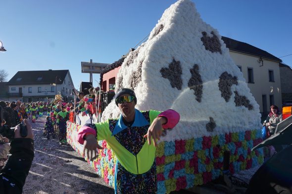 Rosenmontagszug in Bütgenbach