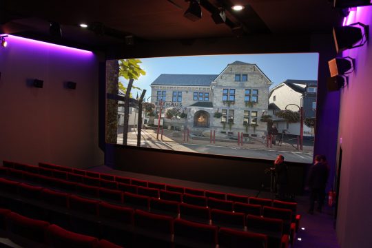 Rathaus Büllingen auf der Leinwand des Kino Scala