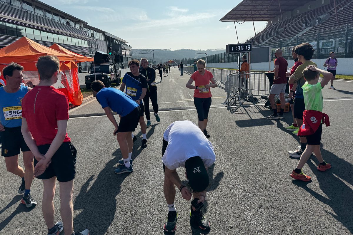 Laufen auf der Rennstrecke von Spa-Fancorchamps - das Ziel