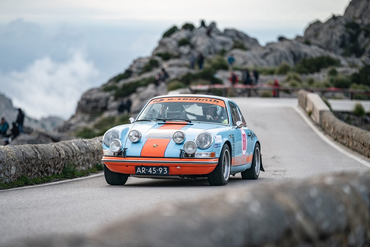 Felix Jacobs und Natalie Gillissen im Porsche 912 