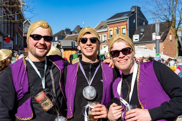 Rosenmontagszug in Eupen