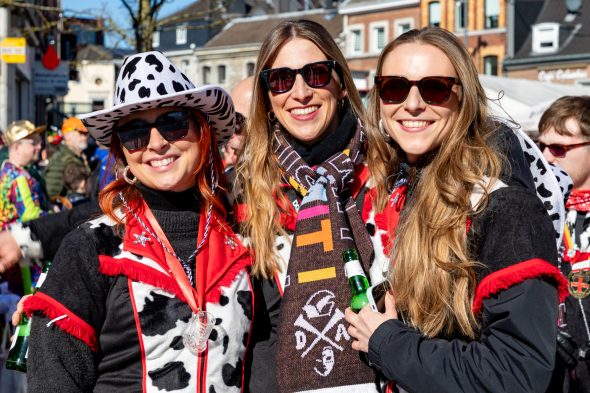 Rosenmontagszug in Eupen