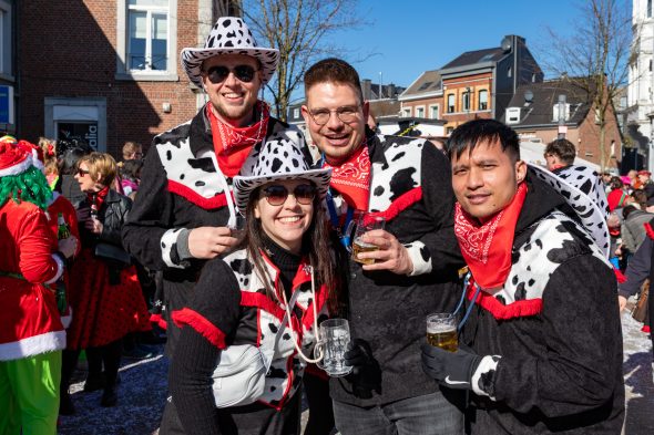 Rosenmontagszug in Eupen