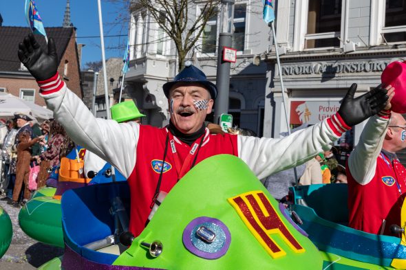 Rosenmontagszug in Eupen