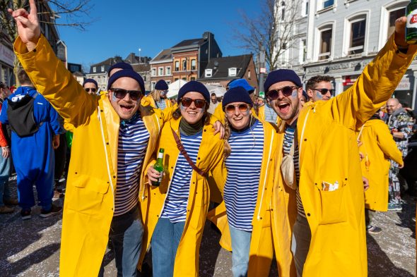 Rosenmontagszug in Eupen