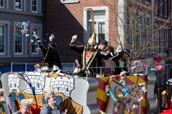 Rosenmontagszug in Eupen