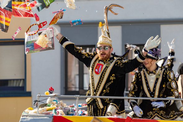 Rosenmontagszug in Eupen