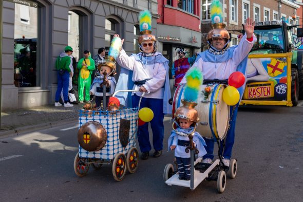 Rosenmontagszug in Eupen