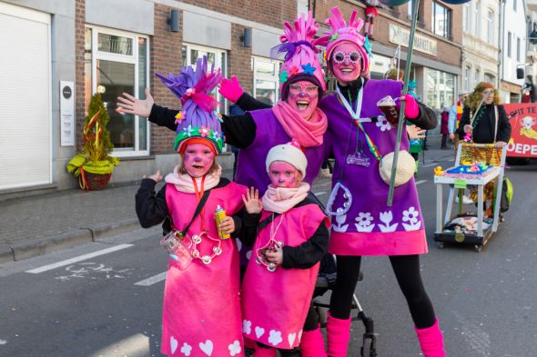 Rosenmontagszug in Eupen