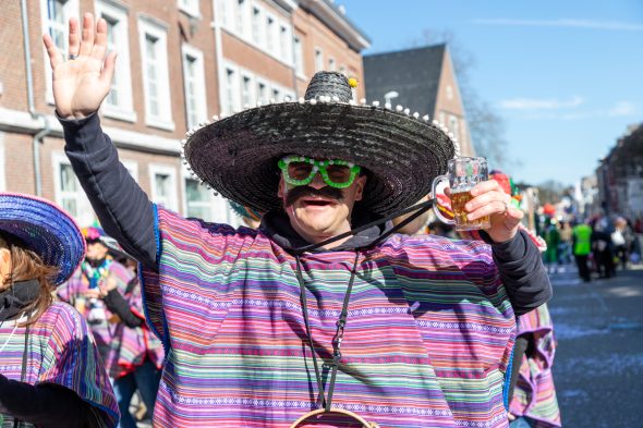 Rosenmontagszug in Eupen