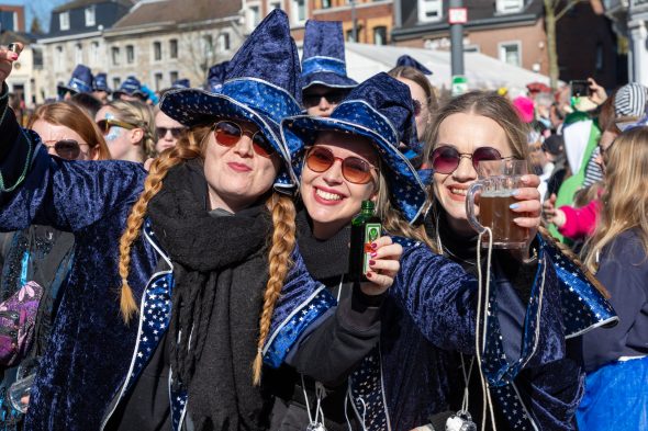 Rosenmontagszug in Eupen