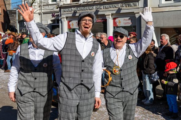 Rosenmontagszug in Eupen