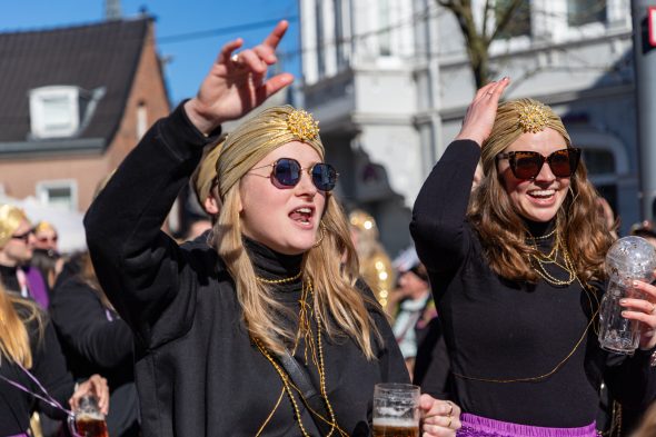 Rosenmontagszug in Eupen