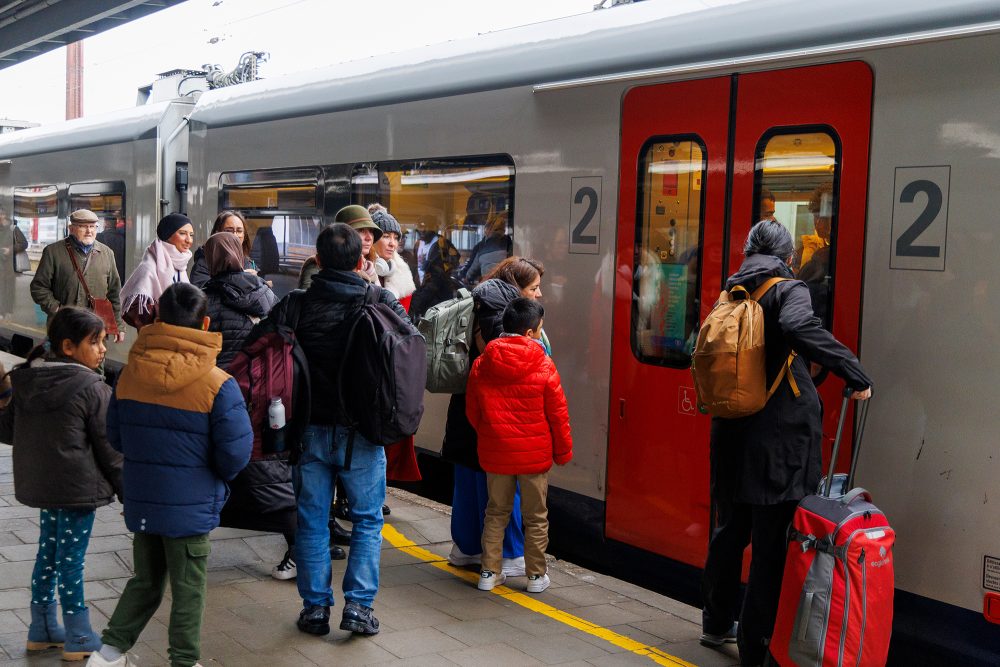 Bahnreisende am Bahnhof Brüssel-Midi