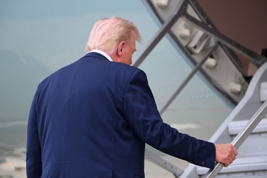 US-Präsident Donald Trump steigt in die Air Force One