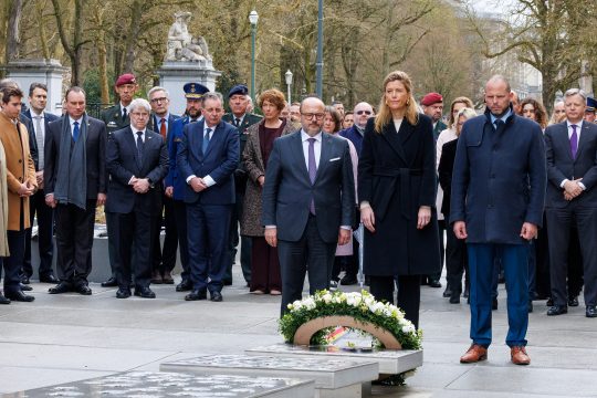 Innenminister Bernard Quintin, Justizministerin Annelies Verlinden und Verteidigungsminister Theo Francken bei der Gedenkzeremonie für die Opfer der Anschläge