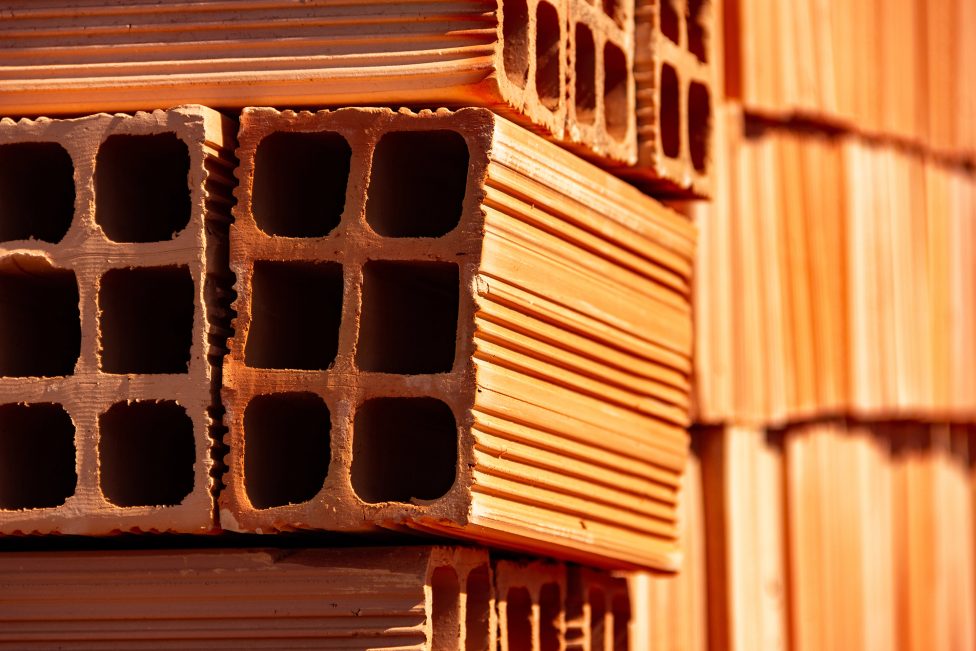 Stapel mit Bauziegeln