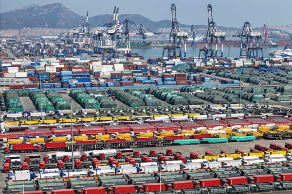 Der Hafen von Yantai im Osten von China