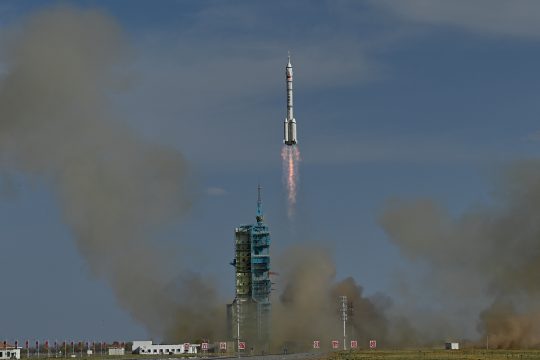 Start der Trägerrakete mit der Raumkapsel "Shenzhou 20"