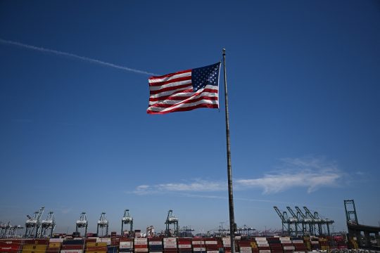 Schiffscontainer im Hafen von Los Angeles