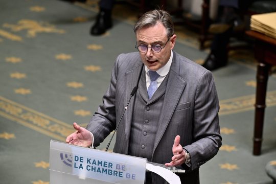 Premier Bart De Wever bei der Fragestunde in der Kammer