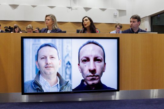 Vorher-Nachher-Fotos von Djalali im Kammerausschuss für externe Angelegenheiten