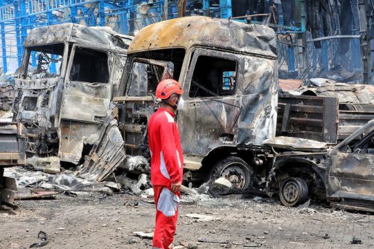 Große Schäden nach der Explosion auf dem Hafengelände im Iran