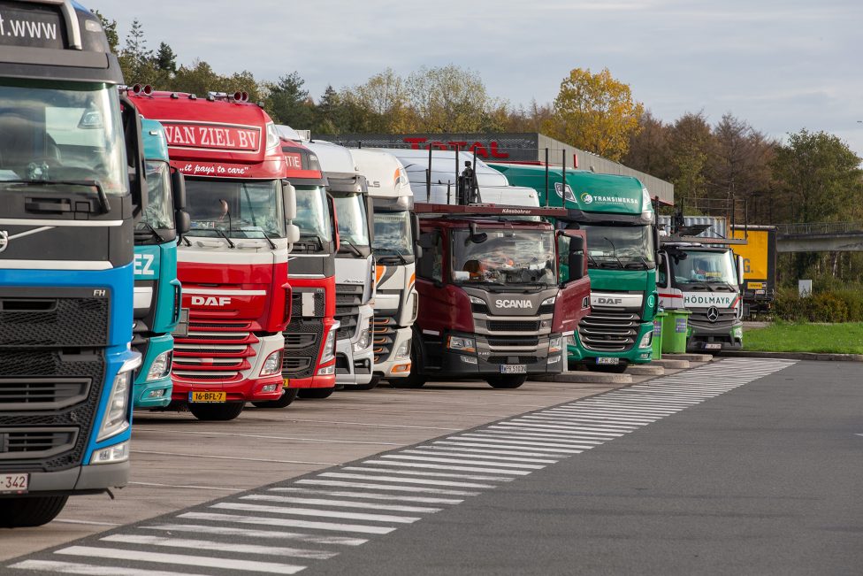 Lkw-Parkplatz an der E17