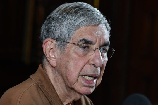 Die USA entziehen Nobelpreisträger Oscar Arias das Visum
