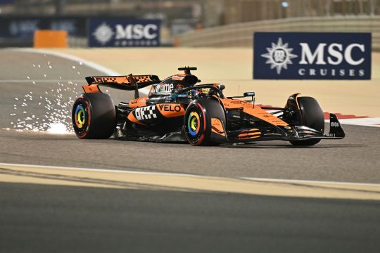 Oscar Piastri sichert sich die Pole in Bahrein