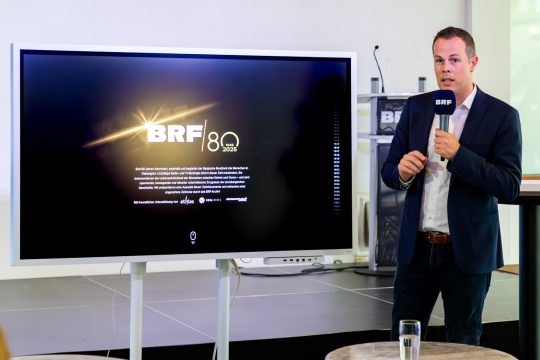 Pressekonferenz: BRF-Direktor Alain Kniebs stellt das Jubiläumsprogramm vor