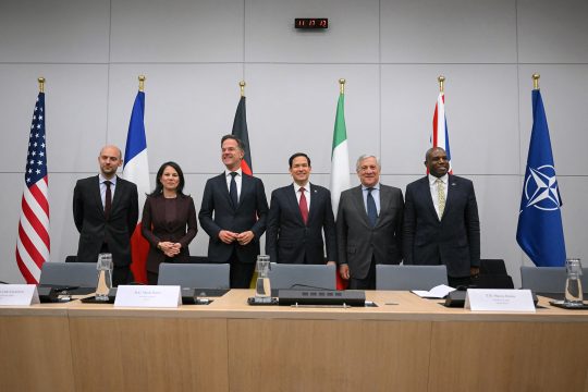 Gruppenbild beim Nato-Treffen in Brüssel