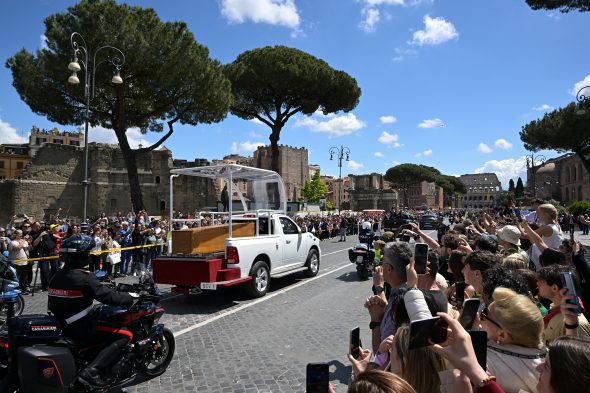 Trauerzug auf der Via dei Fori Imperiali