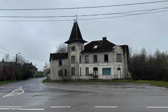 Das leerstehende alte Bankgebäude in Sourbrodt