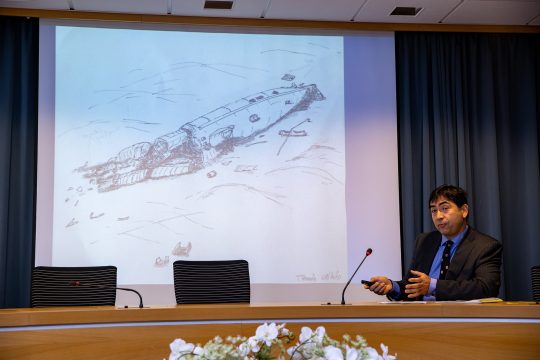 Tomas Termote bei einer Pressekonferenz nach der Identifizierung des U-Boots UB-32 im November 2021