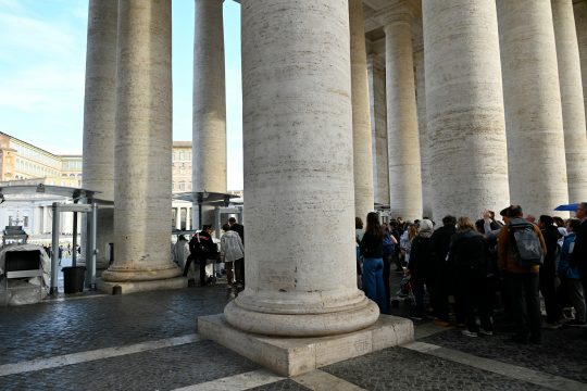 Bereits in den frühen Morgenstunden bildeten sich lange Warteschlangen
