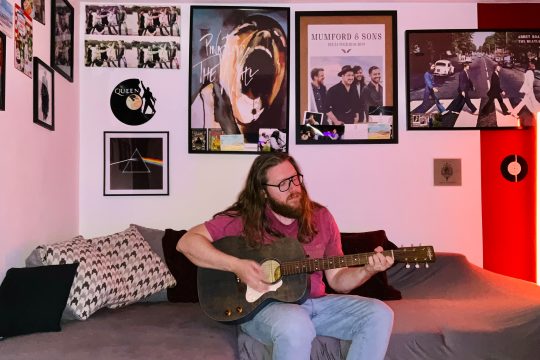 Singer-Songwriter Alexander Ohles