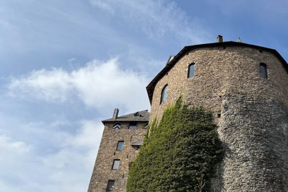 Burg Reinhardstein in Ovifat - Außenansicht