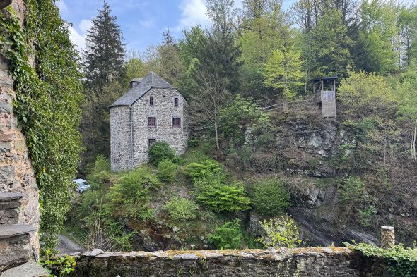 Burg Reinhardstein in Ovifat - Außenansicht