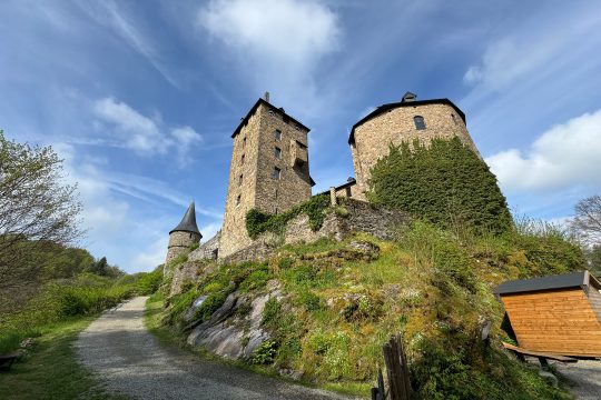 Burg Reinhardstein in Ovifat - Außenansicht