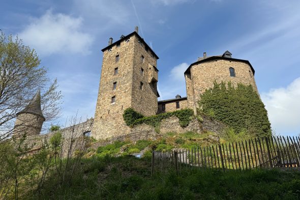 Burg Reinhardstein in Ovifat - Außenansicht