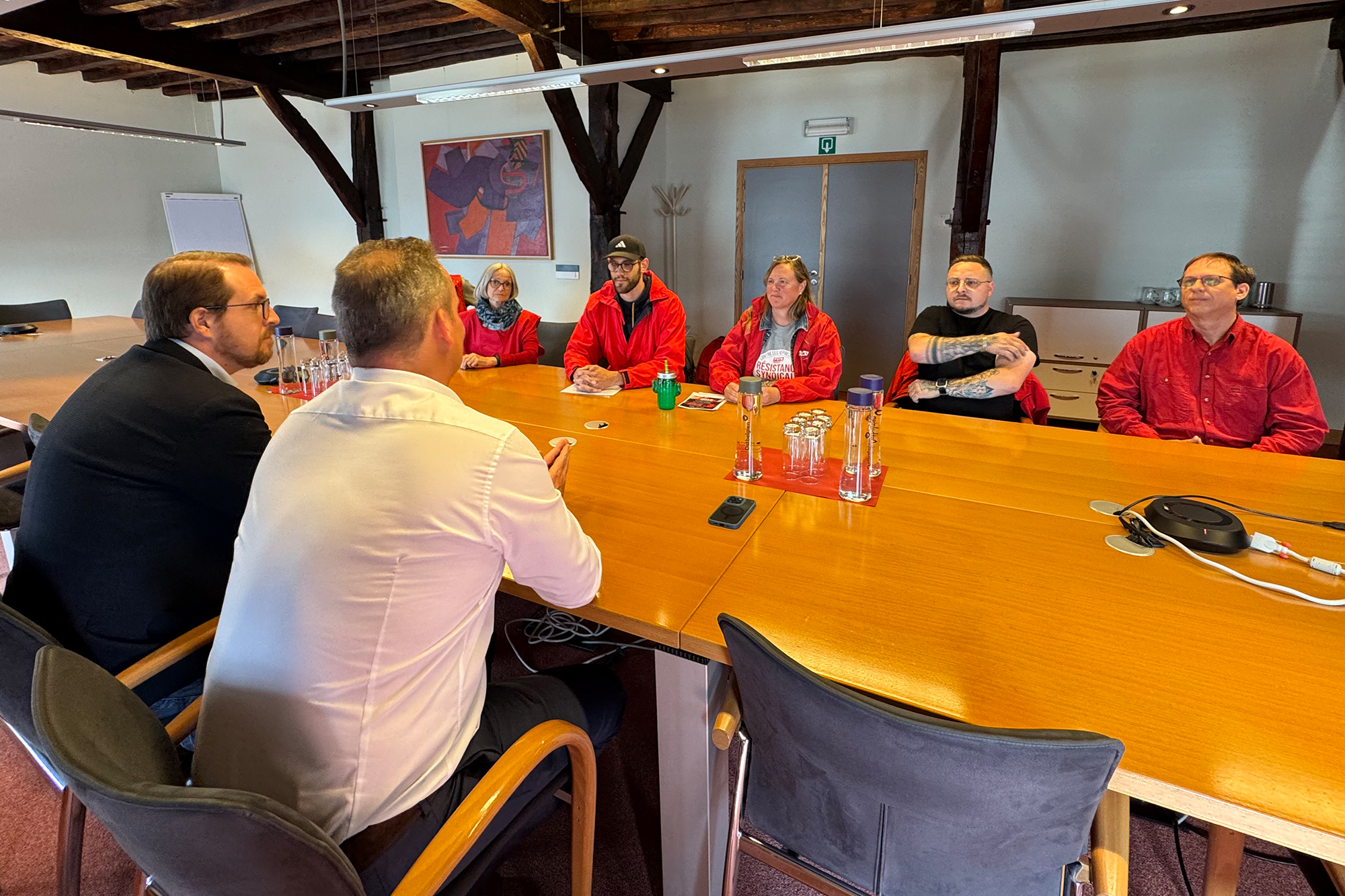 Austausch zwischen Vertretern der CGSP-Gewerkschaft, Minister Jérôme Franssen und Ministerpräsident Oliver Paasch