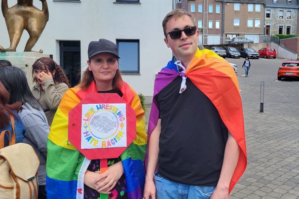 Die Demonstranten versammeln sich "Am Clown"