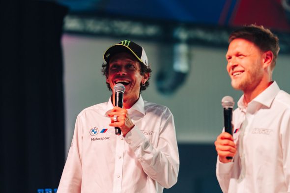 Valentino Rossi und Kevin Magnussen bei der Vorstellung
