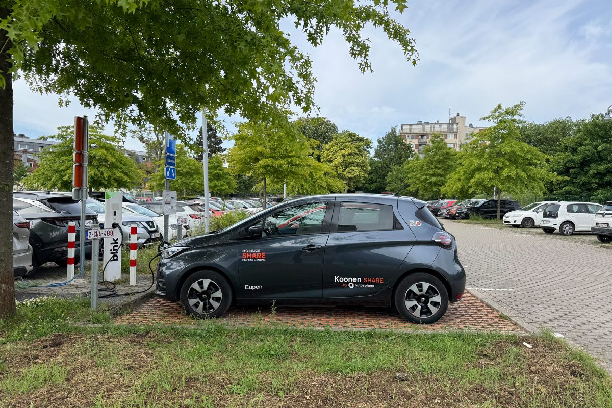 Carsharing-Angebot der Stadt Eupen: Fahrzeug auf dem Parkplatz am Stadthaus
