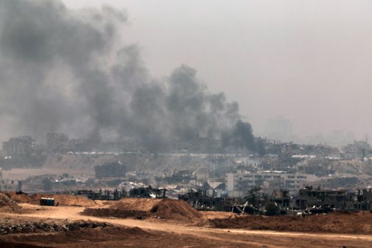 Rauch über dem Gazastreifen am Samstag
